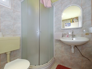 Shower, towels