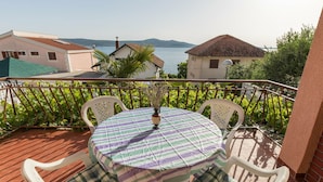 Unclassified image, 2 of 23, button - Lovely 8 Person Apartment 200m From the Beach, 2 Nice Terraces With sea View (Sveti Filip i Jakov)
