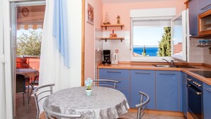Dining - Peaceful Apartment in Starigrad With Garden (Starigrad)