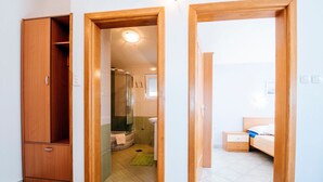 Room - Peaceful Apartment in Starigrad With Garden (Starigrad)