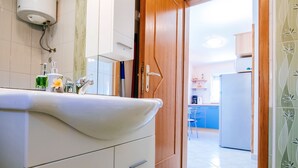 Bathroom - Peaceful Apartment in Starigrad With Garden (Starigrad)