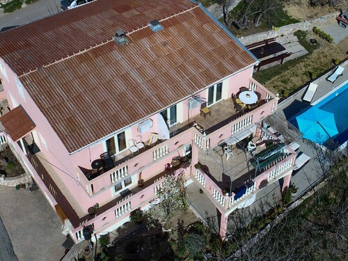 Atractive Apartment in Pag With Private Pool