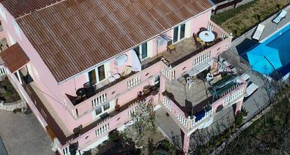Atractive Apartment in Pag With Private Pool