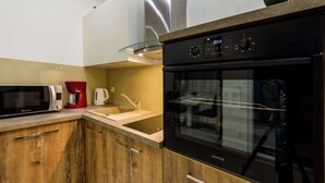 Private kitchen - New Luxury Apartment With Nice Garden and Barbecue in a Quiet Area, Wifi (Zadar)