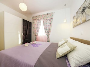 3 bedrooms, individually furnished, bed sheets