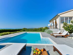 Villa | Pool | Indoor pool, outdoor pool - Villa in Debeljak With Private Pool (Sukosan)