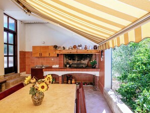 Apartment | Dining - Spacious First Floor Accomodation With 2 Apartments, Near the Beach (Pakostane)