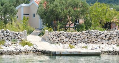 Comfortable Cottage in Pašman With Terrace