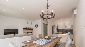 Dining - Modern Villa in Privlaka With Swimming Pool (Nin)