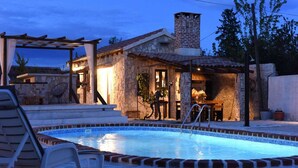 Unclassified image, 3 of 33, button - Charming Holiday Home With Private Pool, Lovely Terrace, Bbq, Nice Guesthouse (Zemunik Donji)
