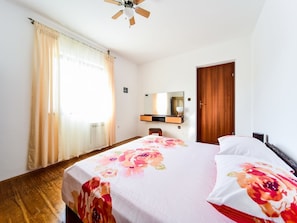 House | 2 bedrooms, individually furnished