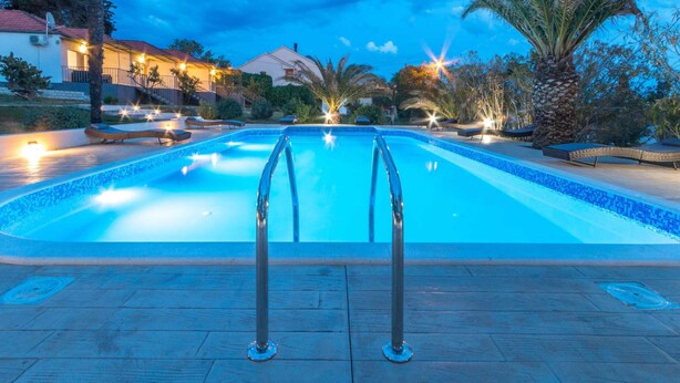 House | Pool | Outdoor pool - Modern Holiday Home With Pool (Bibinje)