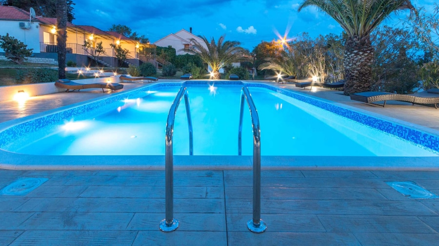 Bibinje Hideaway With Coastal Charm