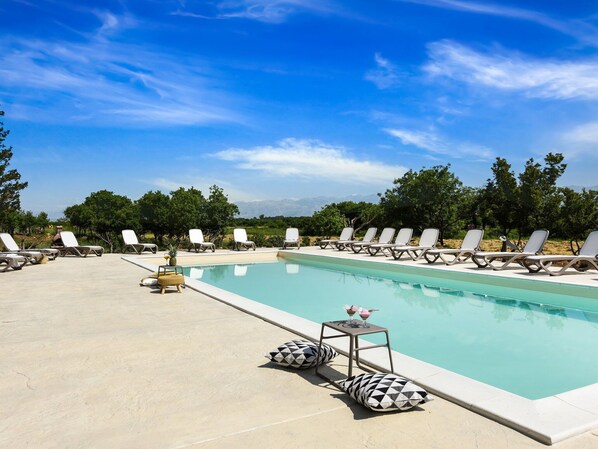 Outdoor pool - Luxurious Villa in Nin With Pool (Vrsi)