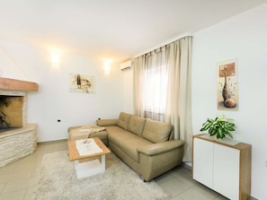 Cottage | Living room