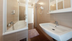 Unclassified image, 4 of 28, button - Luxury Apartment With Oven, Near the City of Zadar (Zadar)