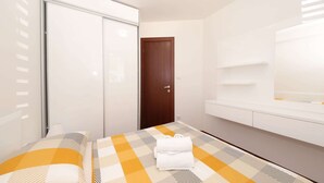 Unclassified image, 4 of 22, button - Luxurious Apartment in Seline Dalmatia, Offering sea Views (Starigrad)