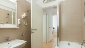 Apartment | Bathroom - Luxury Apartment With Oven, Near the City of Zadar (Zadar)