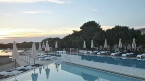 Pool - Luxury Apartment With Oven, Near the City of Zadar (Zadar)