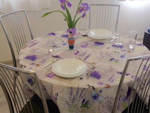 Dining - Adorable Studio Apartment Near the Beach (Opatija)