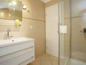 Bathroom - Modern Apartment With Balcony Near the Beach and Town Center (Krk)