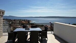 House | Balcony - Beautiful Modern Apartment for up to 5 Persons With Stunning sea View (Crikvenica)