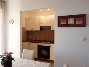 Coffee/tea maker, fridge, microwave, oven - Beautiful Apartment on Rab Island With Breathtaking Views and Beach 800 m (Rab)