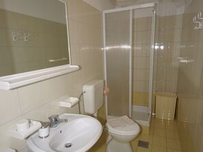 Shower, towels - Beautiful Apartment on Rab Island With Breathtaking Views and Beach 800 m (Rab)