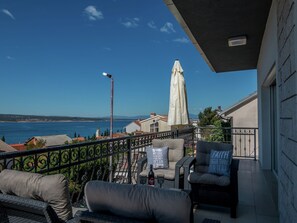 Balcony - Beautiful Modern Apartment With Balcony and Stunning sea View (Crikvenica)