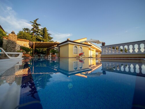 Picturesque Villa in Rijeka With Pool