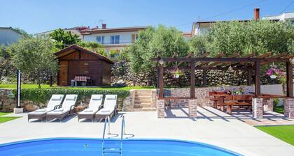 Beautiful Villa With sea View and Pool Located Near Opatija