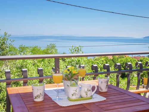 Beautiful Villa With sea View and Pool Located Near Opatija