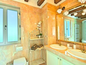 Shower, towels - Comfortable Villa With Indoor Pool, Beautiful sea Views, Near Beach and Center (Moscenicka Draga)