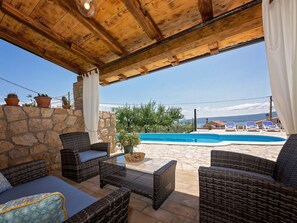 Villa | Balcony