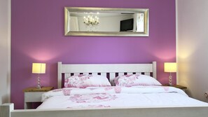 4 bedrooms, bed sheets