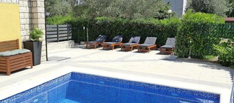 Spacious House Apartment With Terrace, Near the Beach