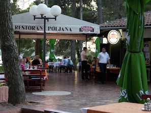 Dining - Well-kept Chalet With Porch in the Forest on Mali Losinj (Mali Losinj)