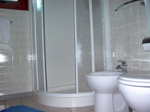 Shower - Well-kept Chalet With Porch in the Forest on Mali Losinj (Mali Losinj)