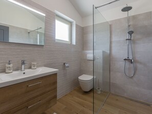 Bathroom - Lovely Villa in Pazin Istria With Swimming Pool (Pazin)
