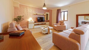 Unclassified image, 5 of 40, button - Situated in the Charming Countryside of Central Istria, Perfect Family Vacation (Pazin)