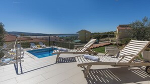 Balcony - Modern Villa With sea View and Private Pool Near First Beach (Krk)