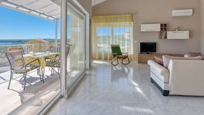 Villa | Living room - Modern Villa With sea View and Private Pool Near First Beach (Krk)