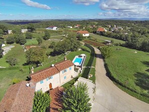 Exterior - Charming Villa Jezenj With Private Pool and Lovely Garden (Pazin)