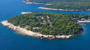 Unclassified image, 4 of 11, button - Carefully Furnished Chalet With a Terrace, Near Pula (Pula)