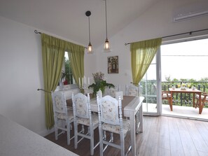 Dining - Beautiful Villa Near Opatija, 800m From the sea With Private Pool and Grill Area (Opatija)