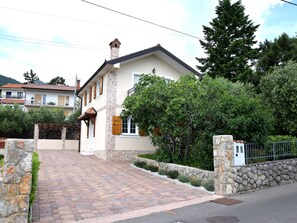 Reception - Beautiful Villa Near Opatija, 800m From the sea With Private Pool and Grill Area (Opatija)