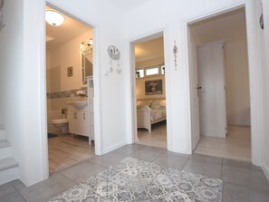 3 bedrooms, bed sheets - Beautiful Villa Near Opatija, 800m From the sea With Private Pool and Grill Area (Opatija)