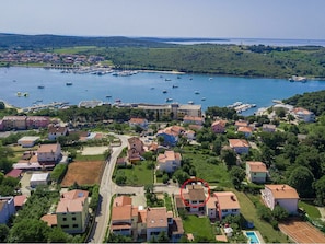 Exterior - Modern and Well-kept Apartment Within Walking Distance of Restaurant and Beach Banjole (Medulin)