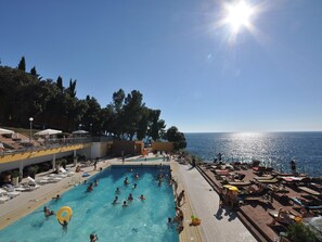 Outdoor pool - Well-kept Apartment With Balcony Near Touristic Pula (Pula)