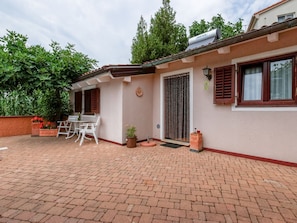 Reception - Nice Bungalow With Shared Swimming Pool and Enclosed Garden With Bbq (Medulin)